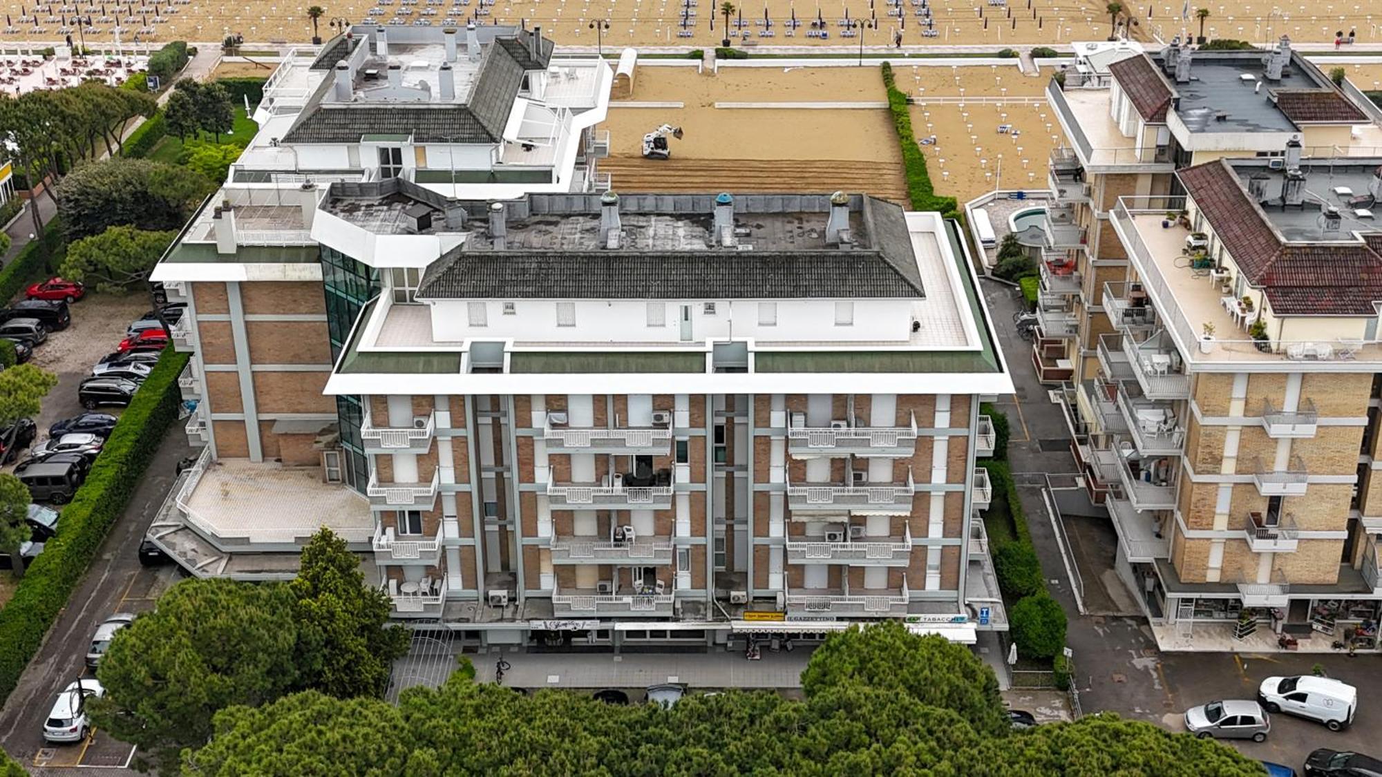 Jesolo Beach! Fronte Mare - Piscina Park E Posto Spiaggia Inclusi Экстерьер фото