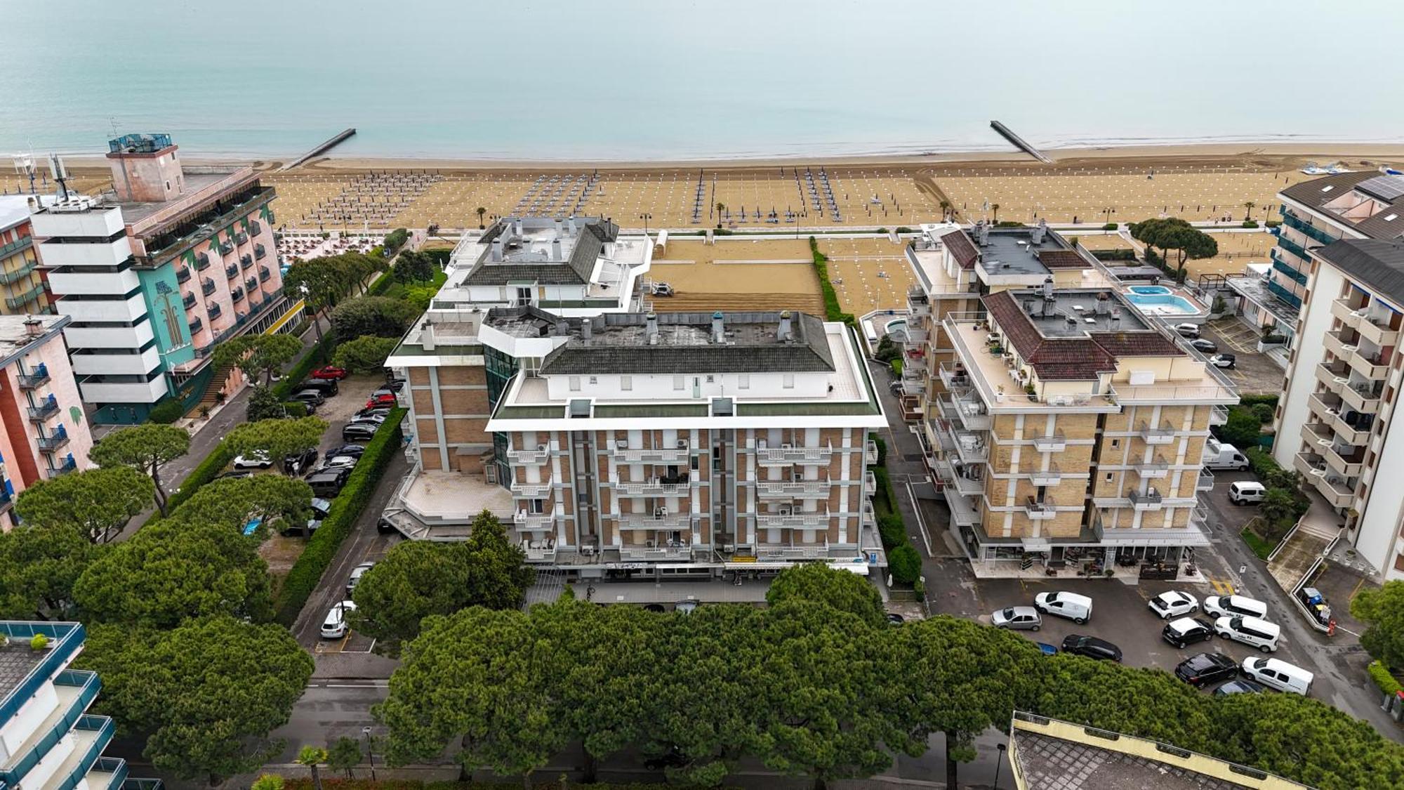 Jesolo Beach! Fronte Mare - Piscina Park E Posto Spiaggia Inclusi Экстерьер фото